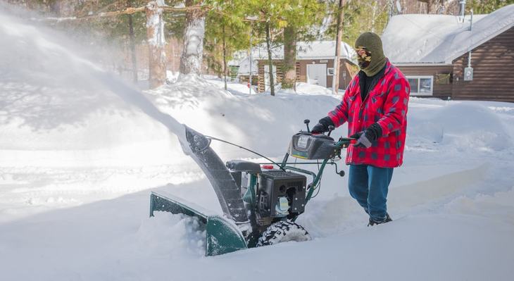 It is of utmost importance to choose a snow thrower made from durable materials as it will reduce your chances of buying replacements often