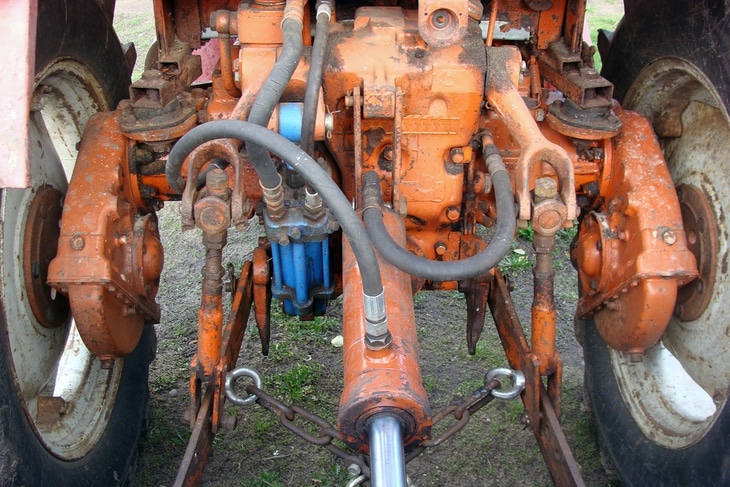 Other tractors have hydraulic cylinders