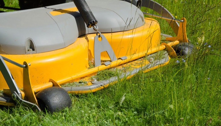 The turning radius of the mower describes how tightly the mower can be turned. So, sharper turns can be made possible with smaller turning radius