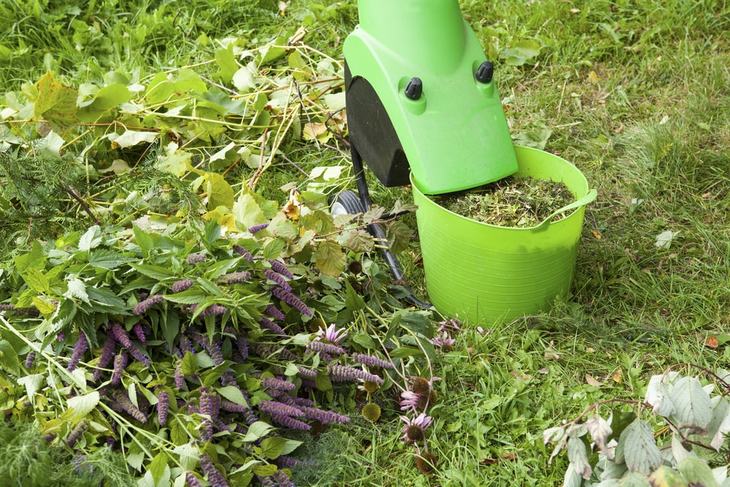 Electric garden shredder is ideal for small shredding tasks