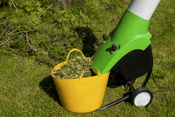 It is best to pick a shredder that can properly slice up the build-up in your lawn