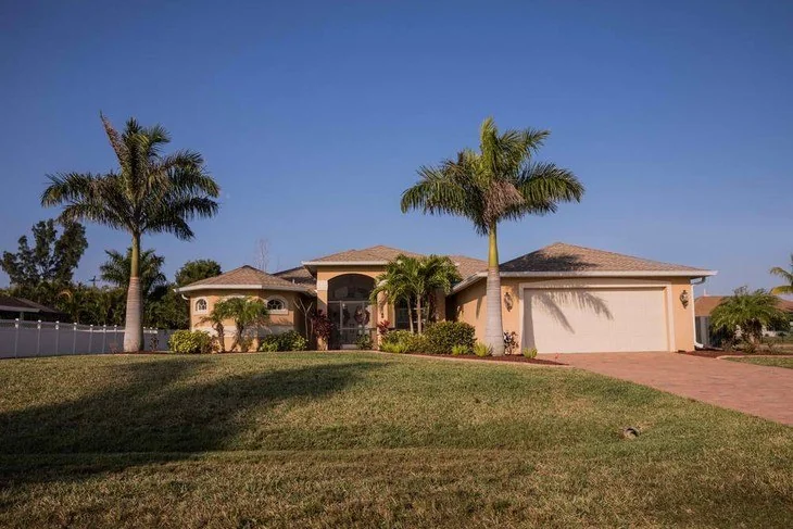 Lawn covered in bahiagrass makes a difference in your landscape