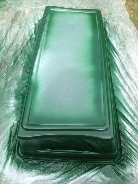 Painted container prevents the nutrient solution from the direct heat of the sun